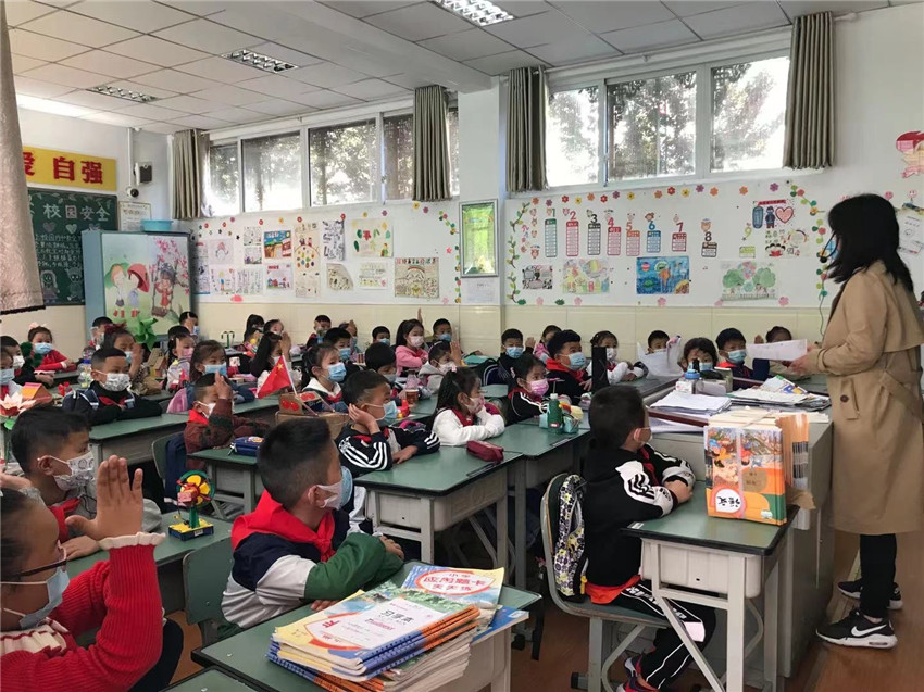 學生們開始了.jpg 學生們開始了.jpg