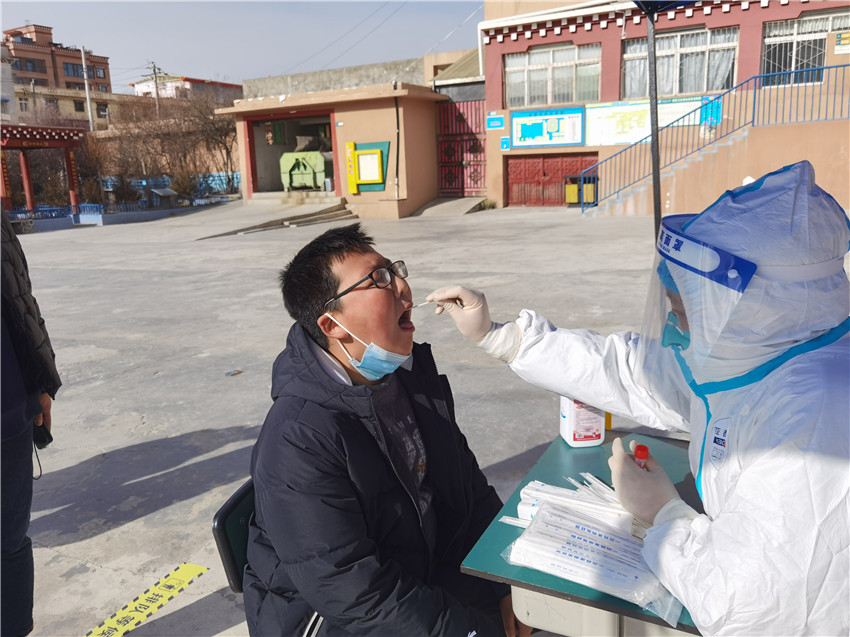 圖為該縣群眾.jpg 圖為該縣群眾.jpg